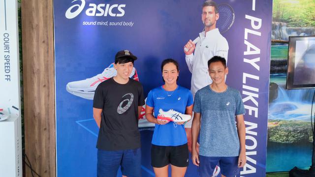 Aldila Sutjiadi dengan sepatu barunya siap tempur di PON XX Papua