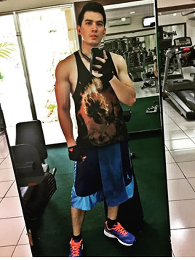 Potret Ridho Illahi, Aktor yang Diduga Digerebek Bersama Selebgram di Hotel