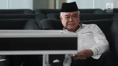 Anggota Komisi VII DPR RI, Nawafie Saleh berada di ruang tunggu sebelum menjalani pemeriksaan di Gedung KPK, Jakarta, Senin (24/9). Politikus Partai Golkar itu diperiksa sebagai saksi terkait kasus dugaan suap proyek PLTU Riau-1. (Merdeka.com/Dwi Narwoko)