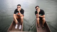 Bersama dengan Fuji, Fadly Faisal belakangan ramai jadi sorotan. Adik kedua mendiang Bibi Ardiansyah ini curi perhatian karena turut mengasuh dan mendampingi Gala Sky. (Liputan6.com/IG/@fadlyfsl_)