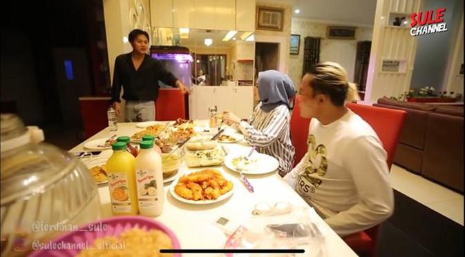 Rizky Febian Buka Suara Soal Kabar Sule Sudah Menikah Dengan Nathalie Holscher News Entertainment Fimela Com