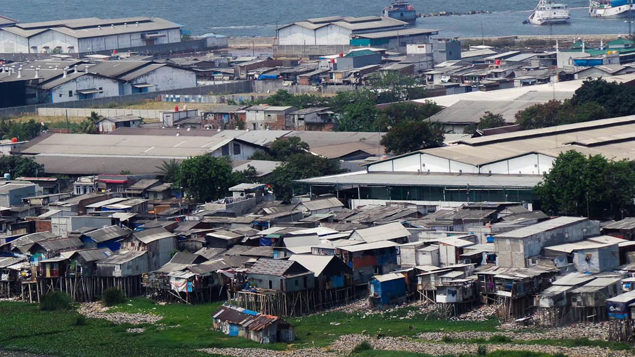 Potret Warga Miskin di Pemukiman Kumuh Bantaran Waduk Pluit