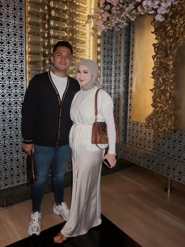 Kesha Ratuliu dan Adhi Permana. (Foto: Dok. Instagram @kesharatuliu05)