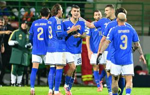 Pemain Timnas Italia merayakan gol yang dicetak Gianluca Mancini dalam pertandingan melawan Moldova di Grup I Kualifikasi Piala Dunia 2026 zona Eropa yang berlangsung di Zimbru Stadium, Chisinau, Moldova, Jumat (14/11/2025) dini hari WIB. (Daniel MIHAILESCU / AFP)