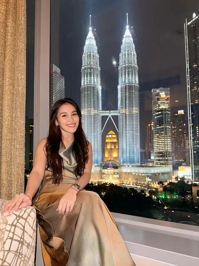 Potret Ayu Ting Ting yang sedang liburan ke Malaysia (Sumber: Instagram/@ayutingting92)