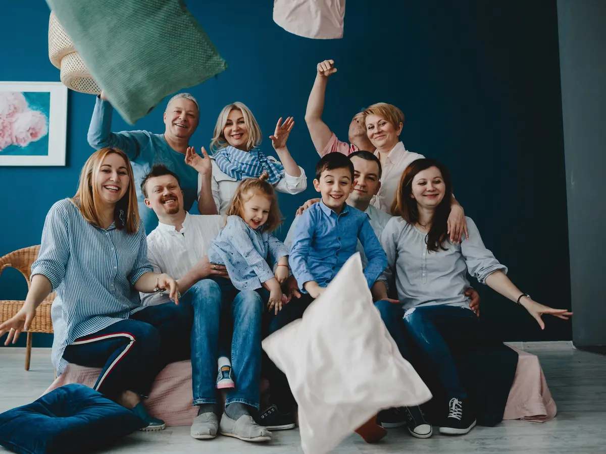 Arti Mimpi Foto Keluarga | Simbol Kerinduan, Kehangatan, atau Rasa Bersalah Tersembunyi?