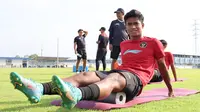 Striker Timnas Indonesia U-22, Irfan Jauhari saat sesi latihan di Visakha Training Center, Phnom Penh, Kamboja, Sabtu (6/5/2023) jelang menghadapi Timor Leste pada laga ketiga Grup A SEA Games 2023, Minggu, 7 Mei 2023. (Bola.com/Abdul Aziz)