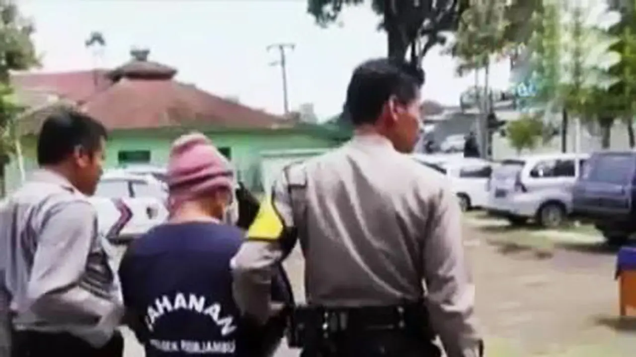 VIDEO: 23 Kali Curi Motor, Kakek di Bandung Diciduk Polisi