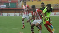 Persepam Madura Utama menang telak 5-2 atas Persinga Ngawi di Stadion Ratu Pamelingan, Pamekasan, Sabtu (29/7/2017). (Bola.com/Robby Firly)