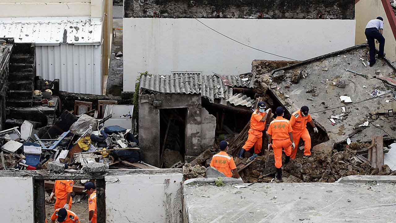 Pesawat TransAsia Airways Timpa Pemukiman Padat Penduduk