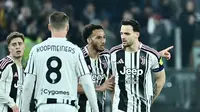 Pemain Juventus, Federico Gatti (paling kanan) usai mencetak gol ke gawang AS Roma. (Filippo MONTEFORTE / AFP)