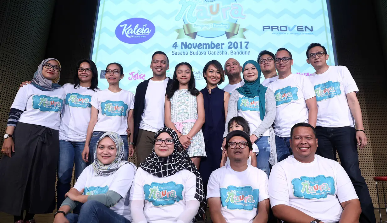 Penyanyi cilik Adyla Rafa Naura Ayu (12) atau biasa disapa Naura, akan menggelar Konser Dongeng 2 di Bandung, Jawa Barat pada 4 November mendatang. Ia berjanji tampil berbeda dari penampilan sebelumnya. (Nurwahyunan/Bintang.com)