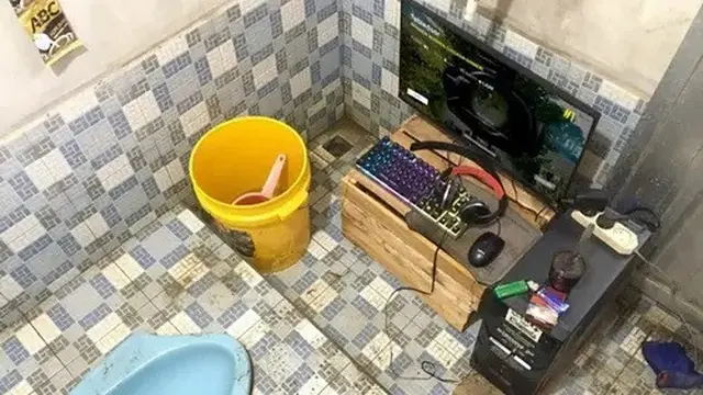 6 Pajangan di Kamar Mandi Ini Bikin Suasana Jadi Beda, Kelewat Unik