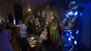 Beragam tokoh yang pernah muncul di film Batman, Warner Bros VIP Studio Tour "The Batman Exhibit" di Burbank, California (26/6/2014) (REUTERS/Mario Anzuoni)