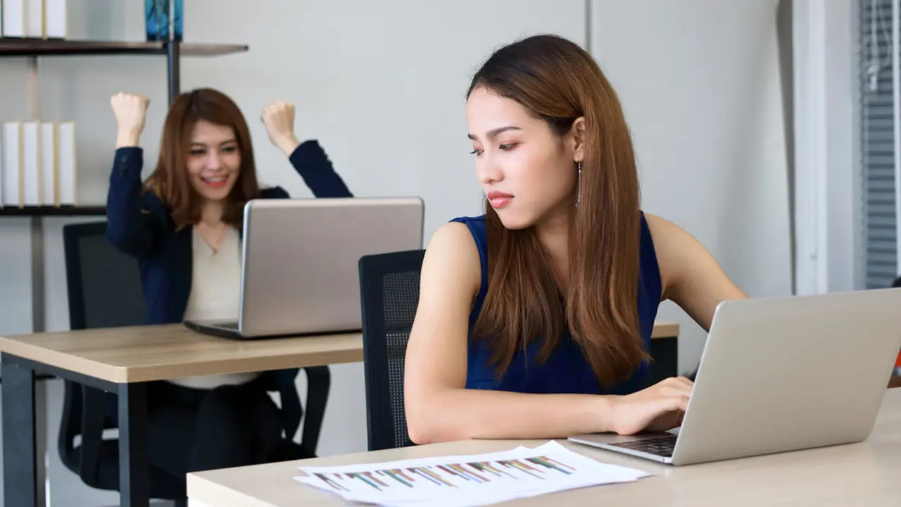 Terapkan! Ini 4 Tips Menghadapi Orang yang Iri dengan Hidupmu