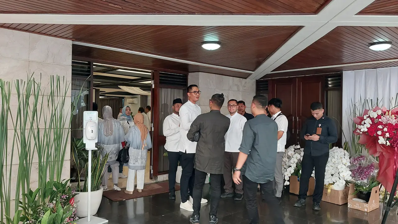 Momen Lebaran 2024, Bos SKK Migas-Freeport Sambangi Rumah Dinas Kepala BKPM Bahlil Lahadalia