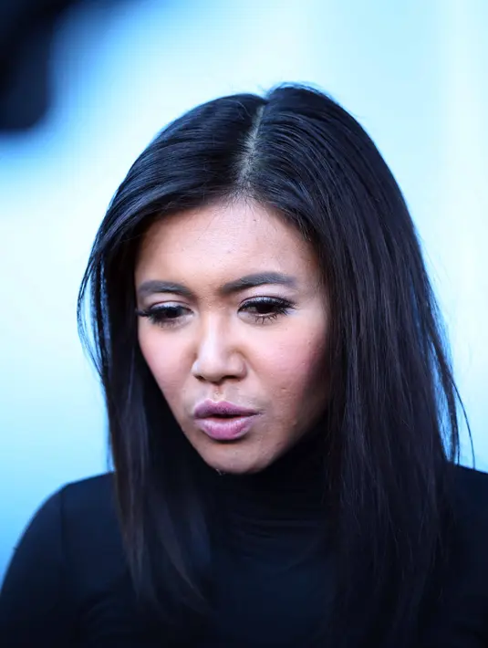 "Pasti rasa trauma itu ada, ketakutan itu masih ada, aku cuma manusia biasa. Aku masih punya rasa takut, berhati-hati itu sudah pasti apalagi aku punya anak perempuan," ujar Denada. (Nurwahyunan/Bintang.com)