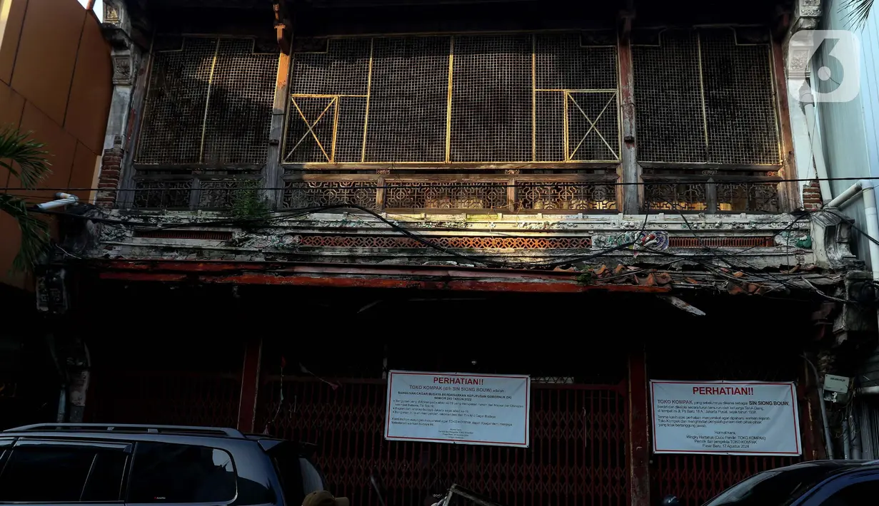 Diketahui kawasan Pasar Baru yang menjadi salah satu bagian penting dari sejarah dan identitas Jakarta tersebut mulai memudar dan perlahan ditinggalkan. (Liputan6.com/Herman Zakharia)