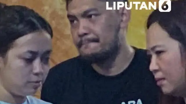 Isak Tangis Keluarga Iringi Penyerahan Jenazah Pramugari Pesawat ATR