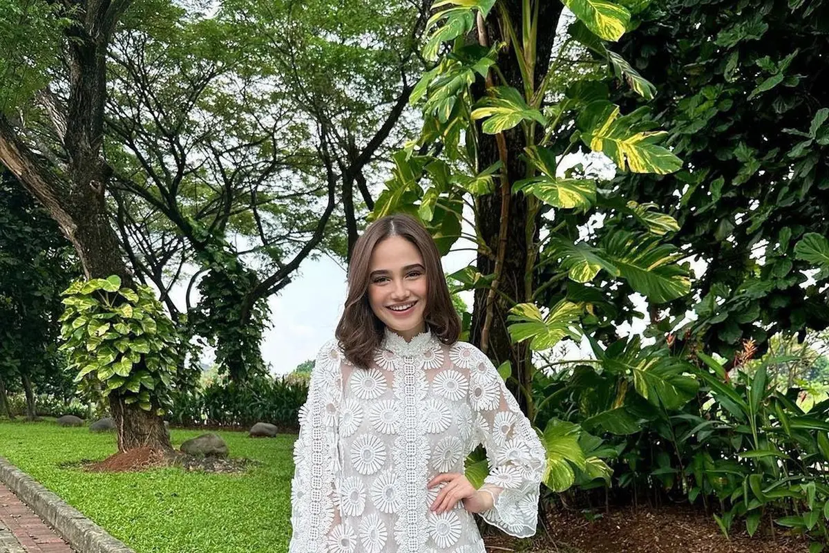 8 Inspirasi Baju Lace Mewah untuk Lebaran dari Nikita Willy, Azizah Salsha, hingga Syifa Hadju