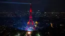 Kemeriahan konser di area Paris fan zone jelang Piala Eropa 2016 di Champs de Mars, Menara Eiffel, Paris, (9/6/2016). (AFP/Geoffroy Van Der Hasselt)