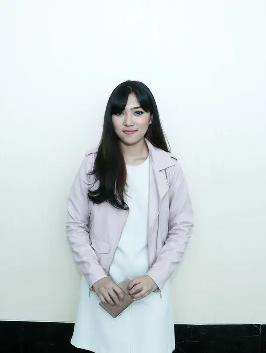 Penyanyi berusia 22 tahun ini masih enggan membahas soal kekasih hati. Isyana Sarasvati harus melewati sebuah proses sebelum memutuskan menjalani sebuah hubungan. (Nurwahyunan/Bintang.com)