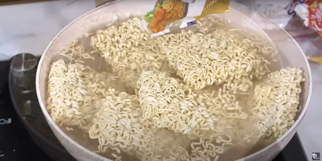 Tekstur Mie Sedaap Goreng ala Chef Devina.