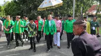 Tiba di Gorontalo, Mardiono Disambut Prosesi Adat Mopotilolo