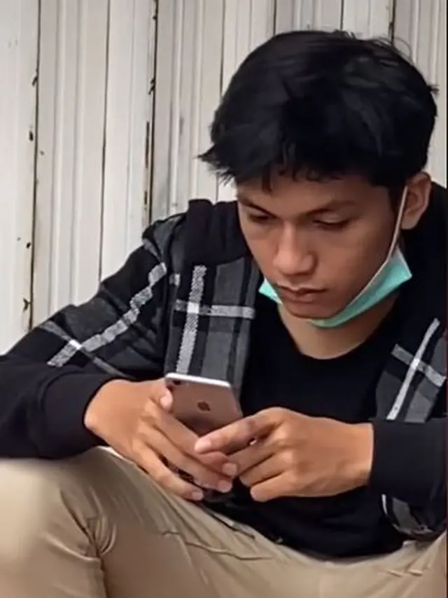 6 Potret Orang Berwajah Mirip Jefri Nichol, Bak Pinang Dibelah Dua