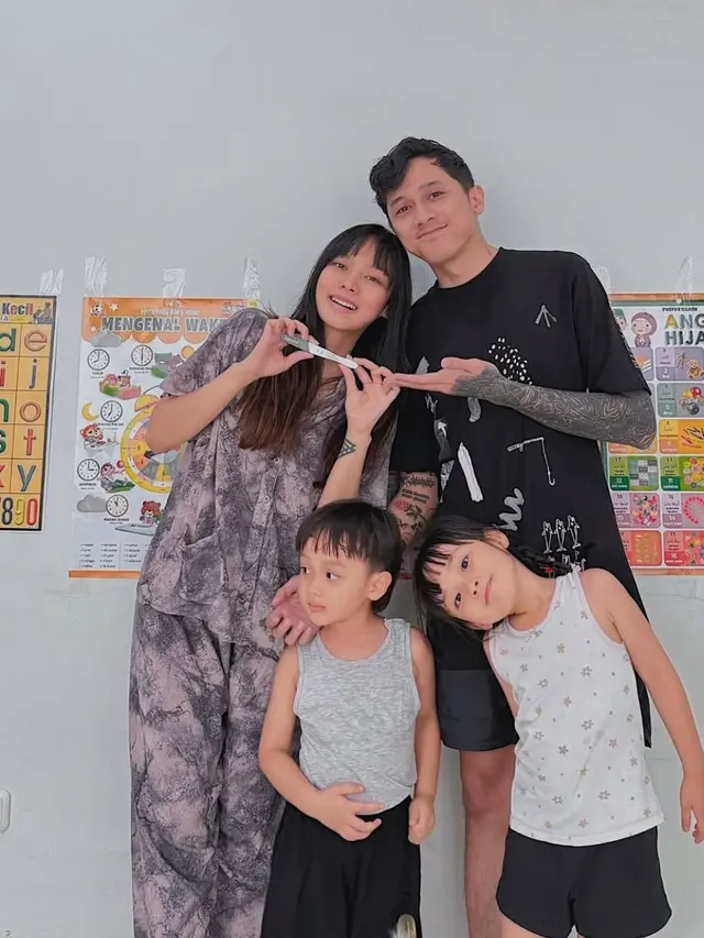 Kabar bahagia dari keluarga bimo dan irene. (credit:instagram.com/irene_agustine)