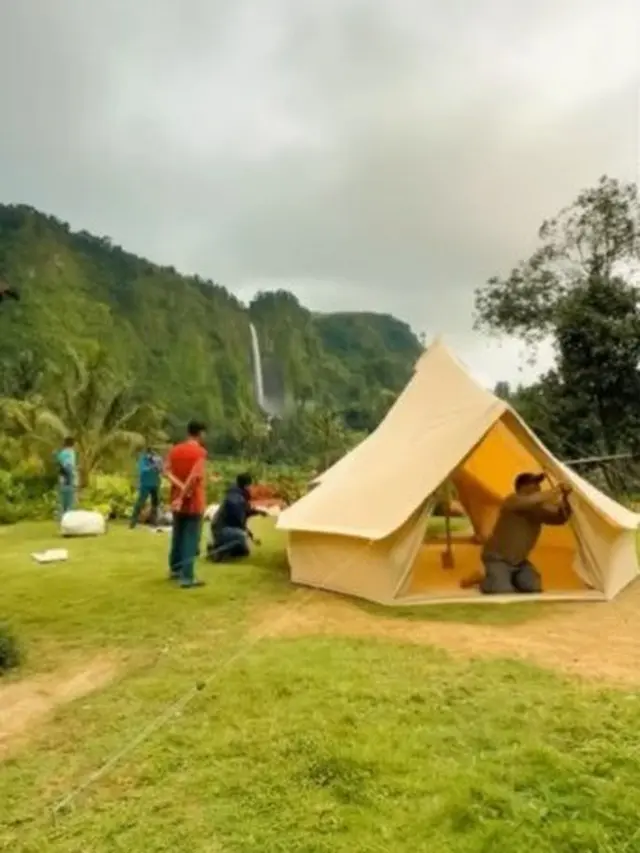 Potret Wisatawan Rumah Abah Jajang (Instagram/@folkshitt)