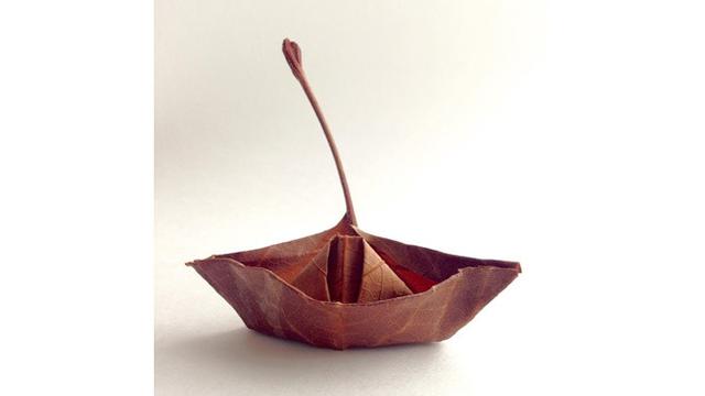 Wanita Ini Bisa Ubah Daun Kering Menjadi Karya Seni, 5 Hasilnya Bikin Takjub