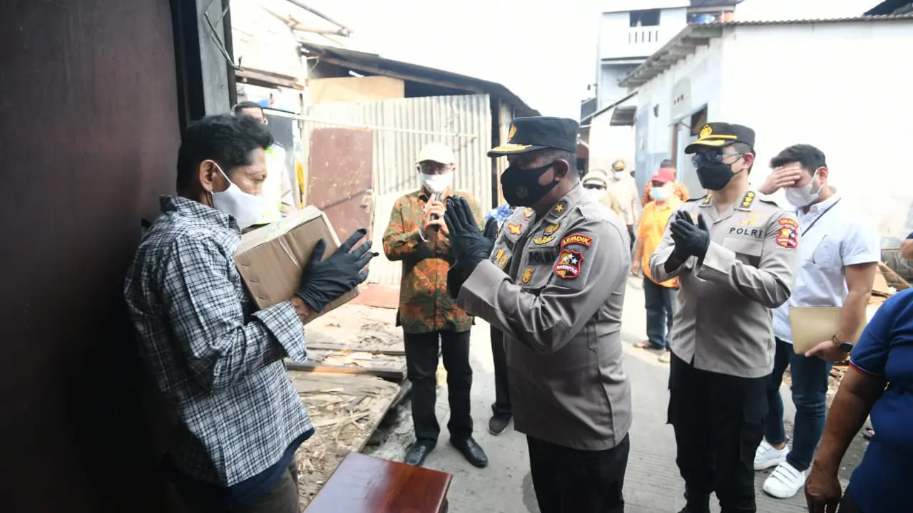 Polri menggelar bakti sosial (baksos) serentak dalam perayaan Hari Bhayangkara ke-75