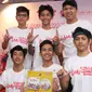 Grup Vokal LAKI berpose seusai jumpa pres mini album Sahabat Sejati di kawasan Depok, Jawa Barat, Rabu (8/6/2016). Mini album yang mereka sebut 'Sahabat Sejati' berisikan enam lagu. (Liputan6.com/Herman Zakharia)