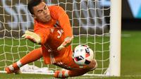Kiper Juventus keturunan Indonesia, Emil Audero. (AFP/Paul Crock)