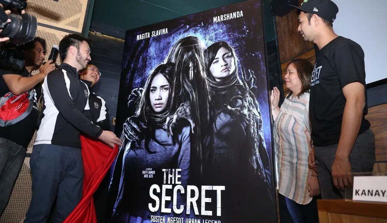 Seperti diketahui, ibu satu anak itu pernah terlibat dalam film horor Di Sini Ada Setan yang diproduksi pada 2003 silam. Kini, ia kembali terlibat dalam film horor 15 tahun kemudian. (Nurwahyunan/Bintang.com)