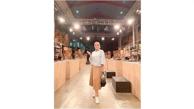 7 Gaya Mama Lita Saat di MasterChef Indonesia, Tetap Cantik dan Menawan