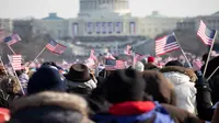 Inilah foto momen inagurasi Obama di 2009 yang digunakan pada latar Twitter Trump. (Foto: Independent)