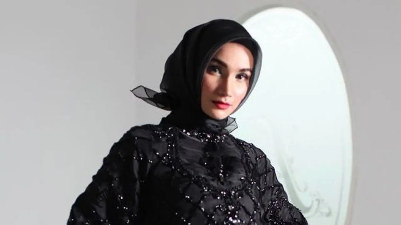 Tutorial Hijab Sederhana Berbahan Organza