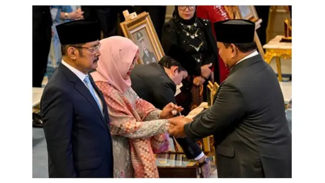 6 Potret Anak Soeharto Terima Anugerah Gelar Pahlawan Nasional Sang Ayah