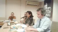 Direktur Jenderal Informasi dan Diplomasi Publik Kementerian Luar Negeri, Esti Handayani, saat memberikan penjelasan dalam media briefing mengenai Bali Democracy Forum IX (Liputan6.com/Citra Dewi)