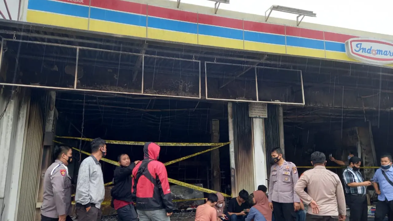 Toko Waralaba Yang Di Curi Kemudian Di Bakar Oleh Kepala Tokonya. (Kamis, 28/01/2021). (Dokumentasi Polres Lebak).