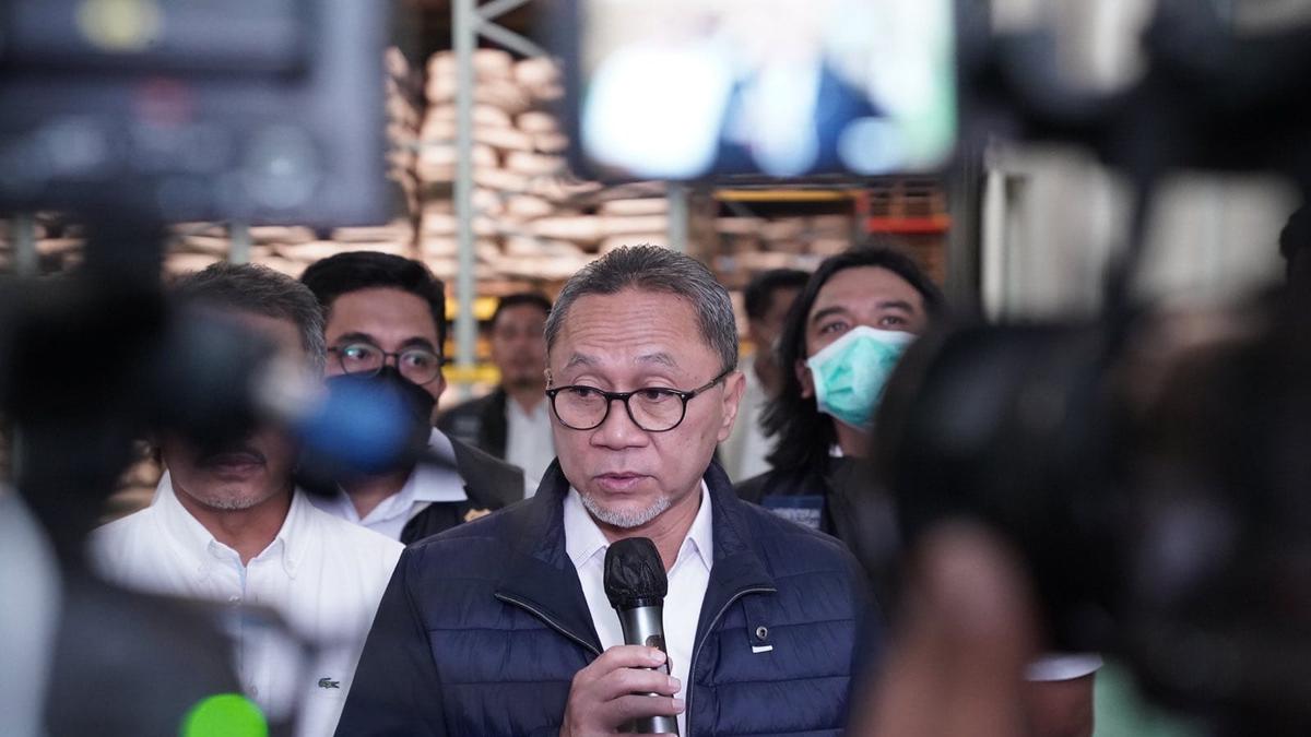 Zulkifli Hasan Lepas Ekspor Produk Tekstil Sritex Senilai USD3,7 Juta - Vimarsana News