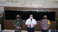 Kapolda Metro Jaya, Irjen Pol Fadil Imran bersama Pangdam Jaya dan Gubernur DKI Jakarta Anies Baswedan mencetuskan gerakan 'Jakarta Bermasker'. (Liputan6.com/Ady Anugrahadi)