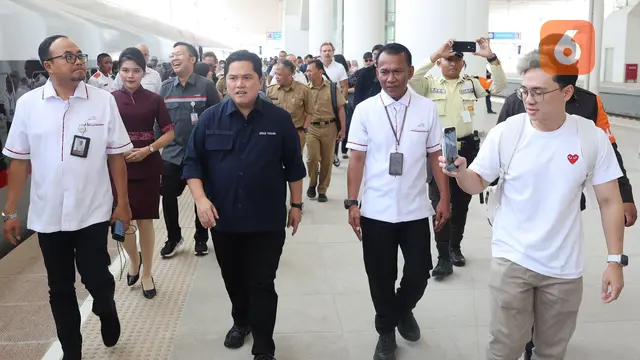FOTO Erick Thohir dan FIFA Naik Kereta Cepat
