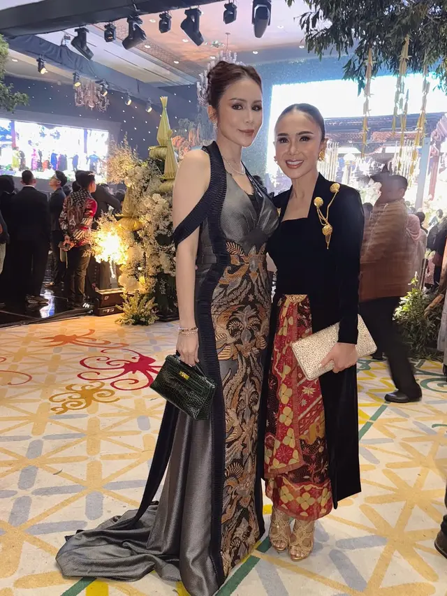 Potret Momo Geisha di Ngunduh Mantu Al Ghazali/Instagram @therealmomogeisha