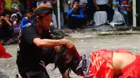 Seni kuda lumping di Festival Tanjungsari, Semarang, Jawa Tengah. (Liputan6.com/Edhie Prayitno Ige)