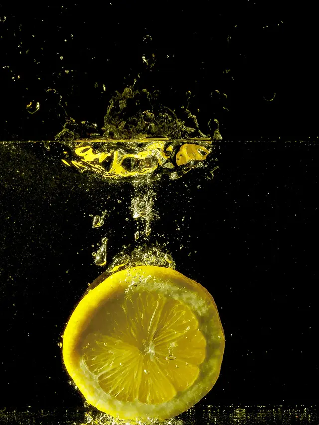 Pakaian Putih Menguning