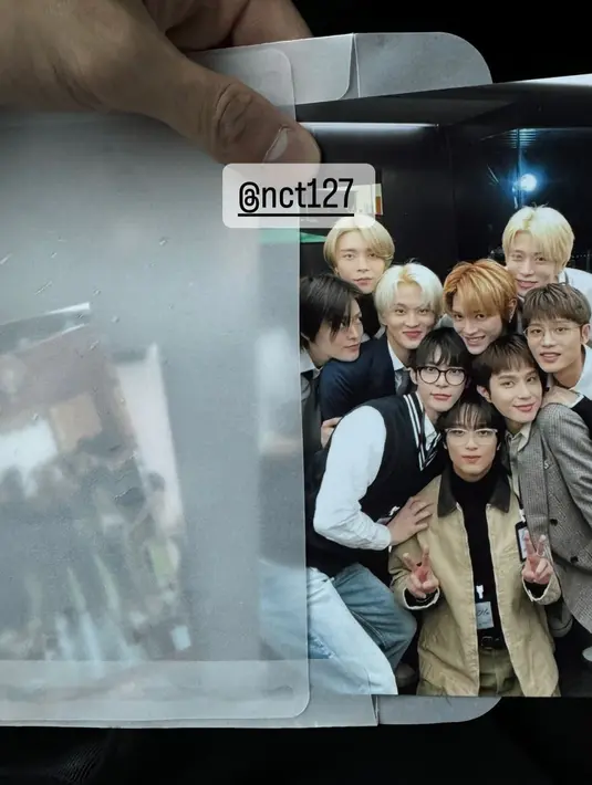 <p>Taeyong berjanji akan kembali menyapa penggemar dengan keadaan yang baik. "I'll be back safely ! Be healthy ! Let's go ! Our day !!!! I love you 💚" tulisnya. (Foto: Instagram/ taeoxo_nct)</p>