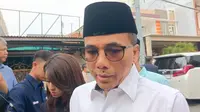 Sekjen PPP Arwani Thomafi di rumah duka Hamzah Haz, Rabu (24/7/2024). (Liputan6.com/ Rahmat Baihaqi)